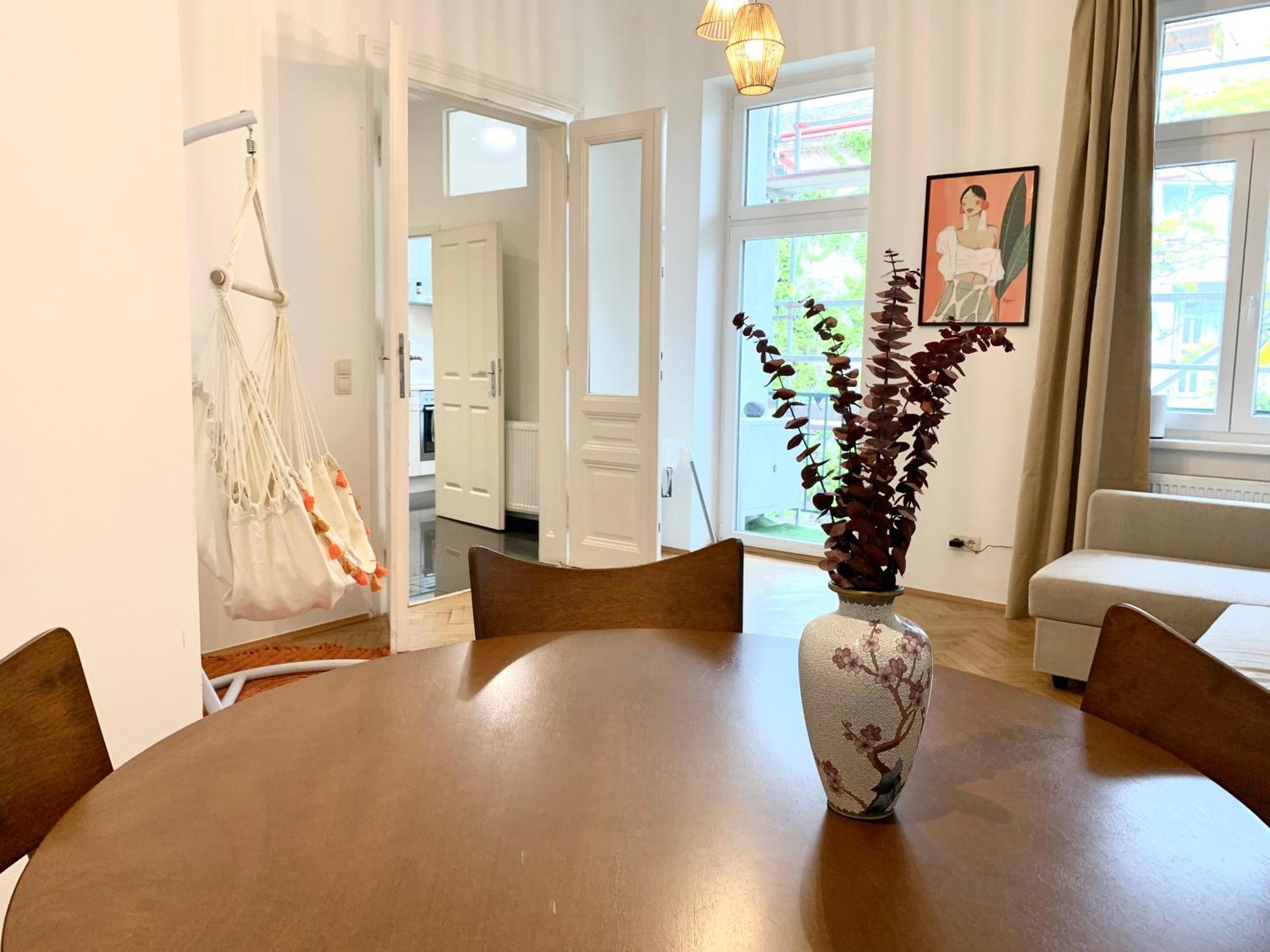Bamboo City Apartment : A Cozy Family Haven In Vienna'S 9Th District エクステリア 写真